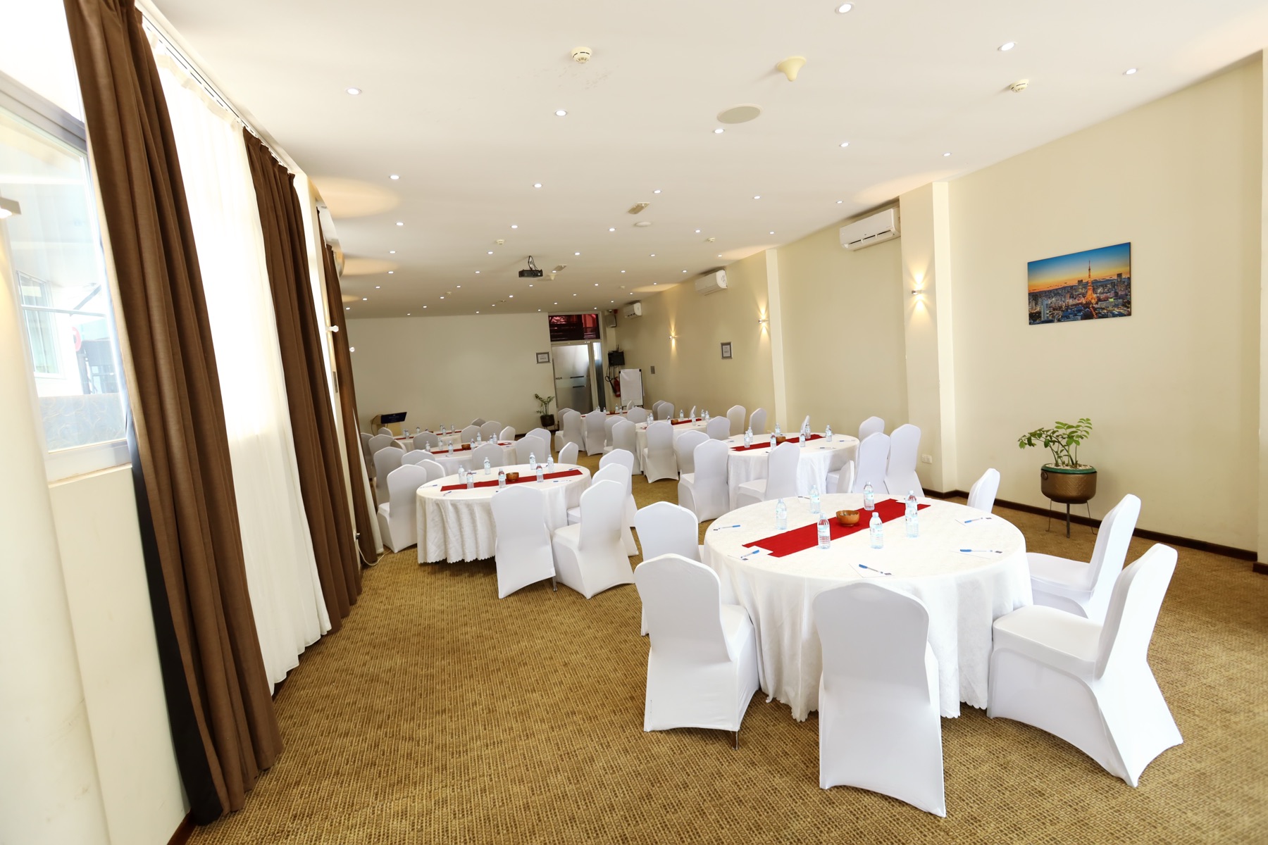 Tokyo Hall set up for a conference
